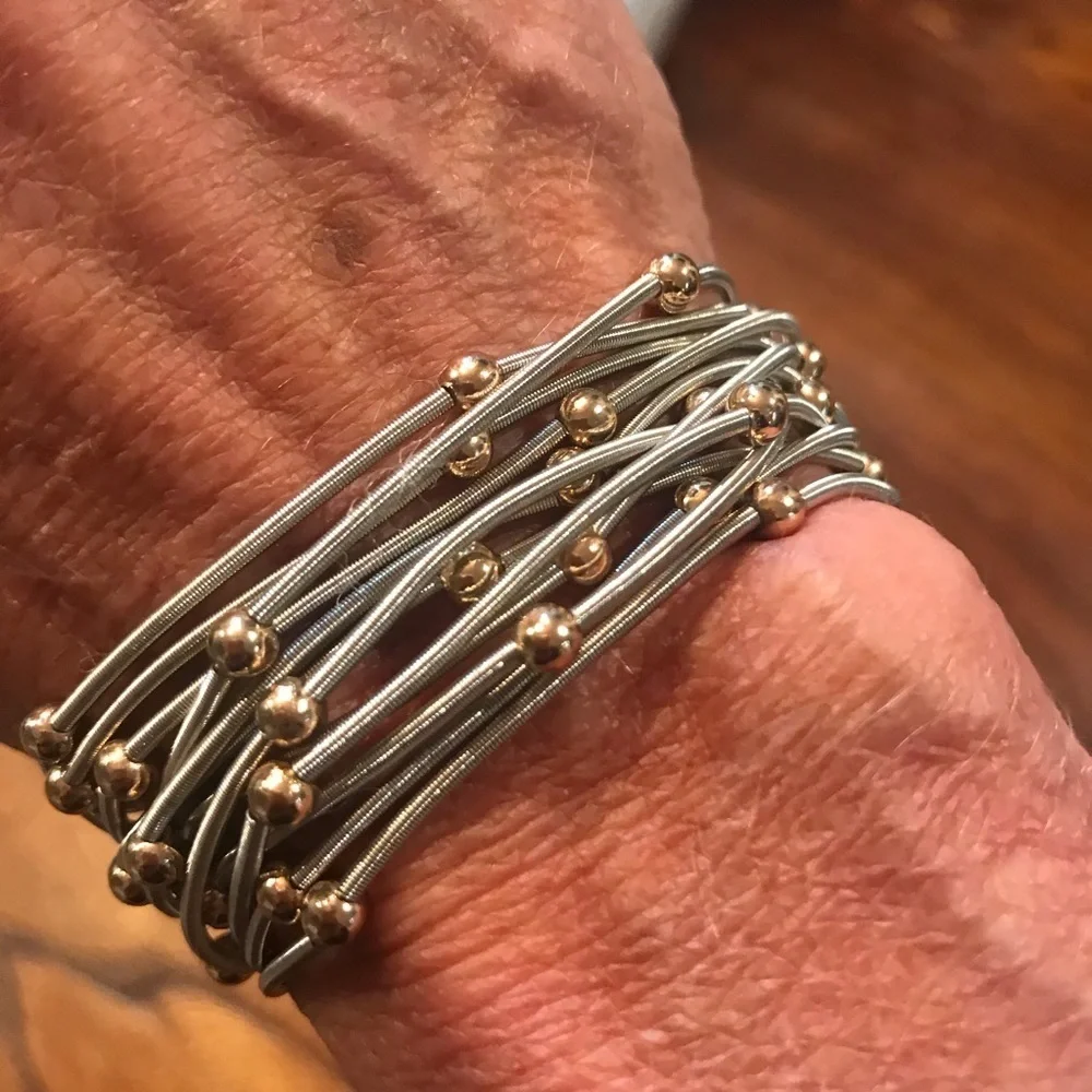 💍 Bundle of 12 Silver Stretchy Bracelets